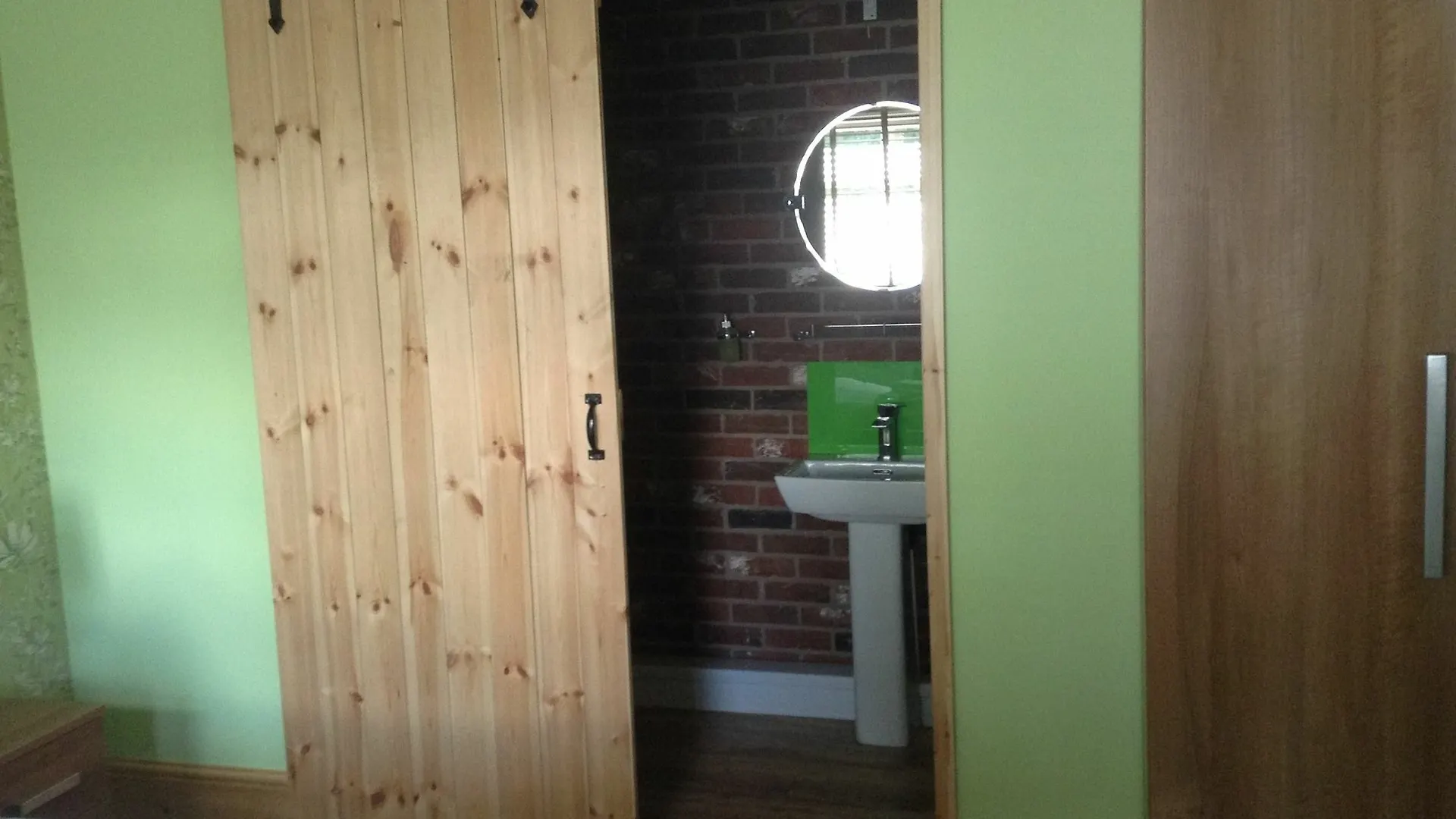 Roos Rooms Kingston upon Hull Inn