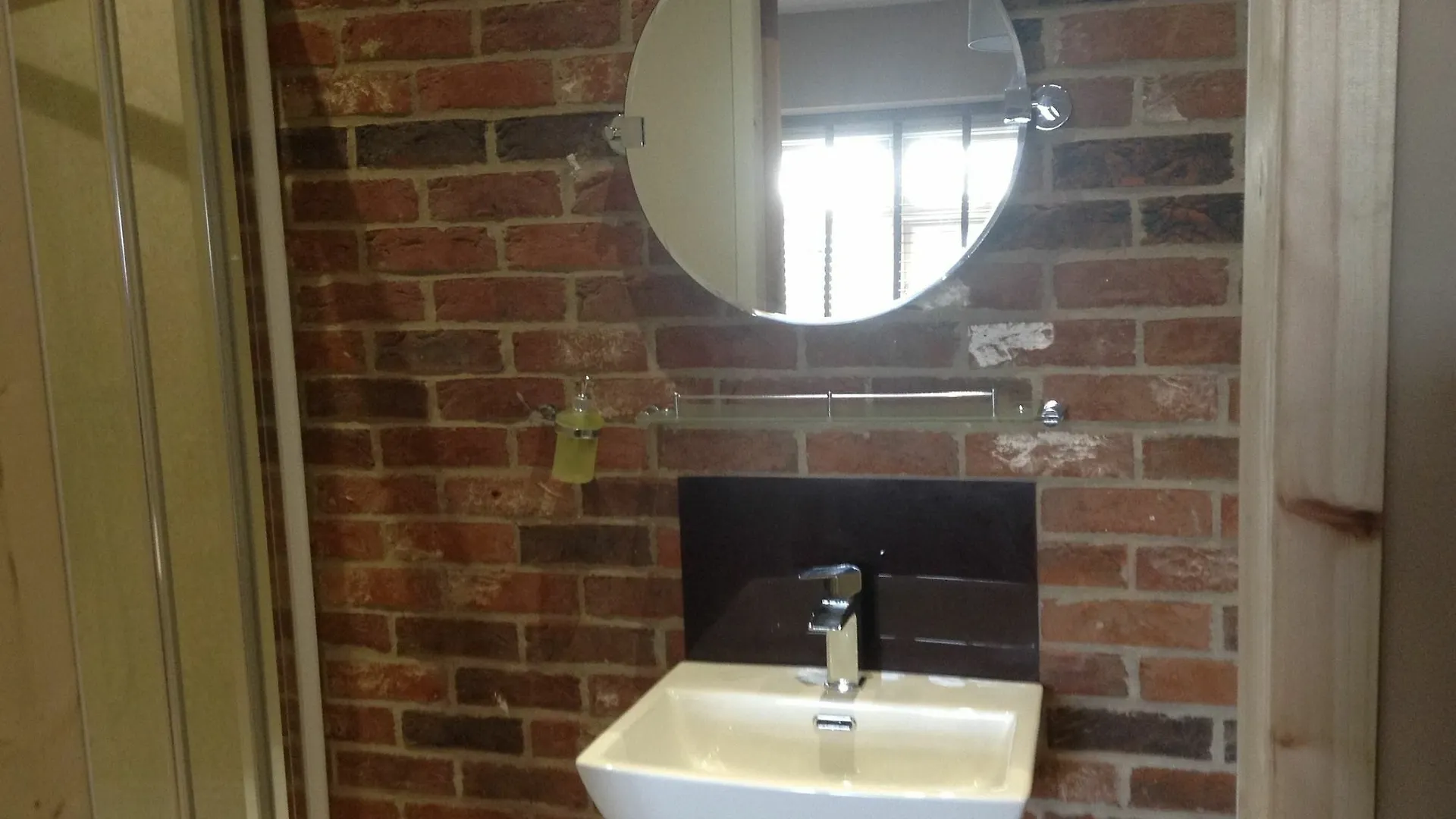 Roos Rooms Kingston upon Hull
